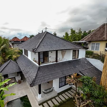 Putri Salju Villa By Evdekimi Ubud ภายนอก รูปภาพ